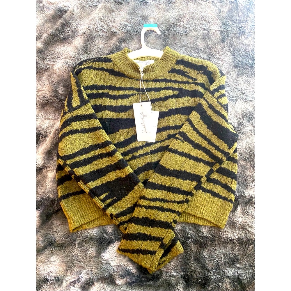 Kendall & Kylie crop sweater